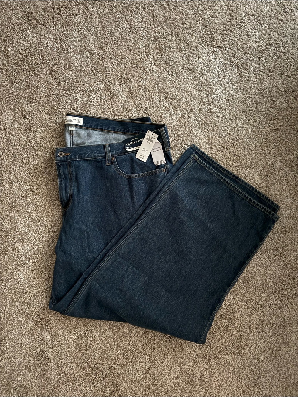 Abercrombie & Fitch Men's Bootcut Jeans in Dark Blue